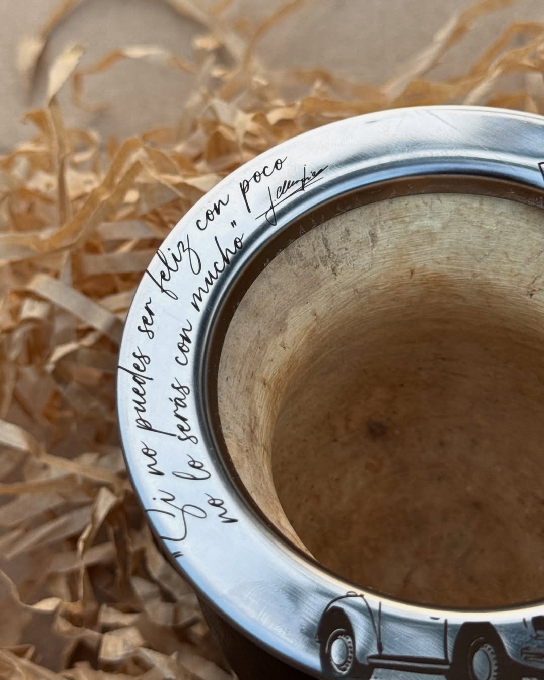 Mate Pepe Mujica - Fusca-Manuela-Firma-