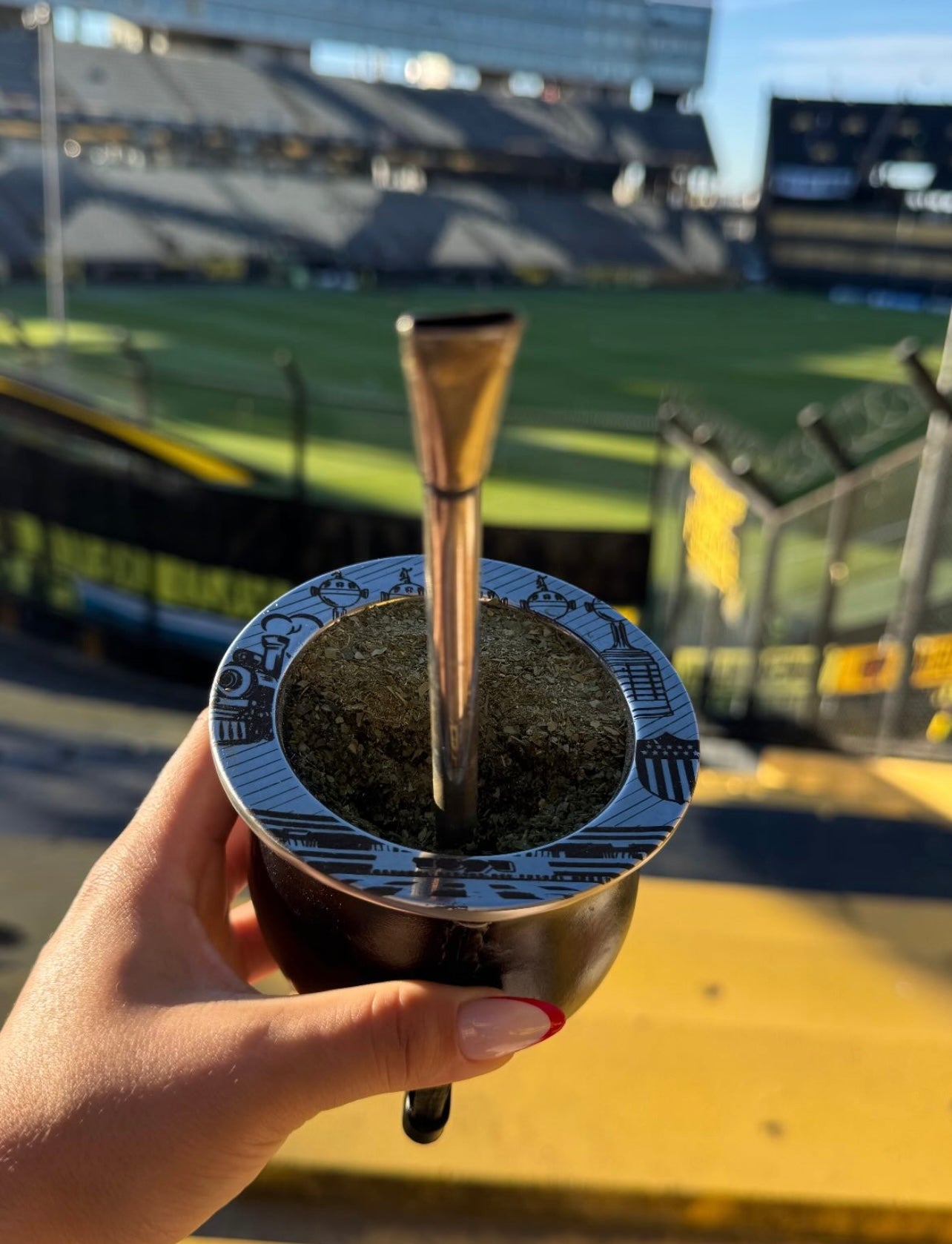 Mate clásico diseño de Peñarol + Bombilla de Alpaca grabada Idela Regalo