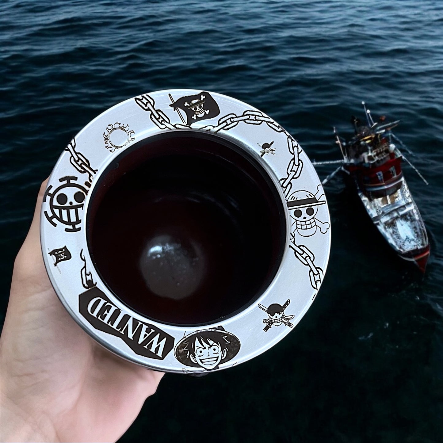 Mate clásico Grabado One Piece Piratas