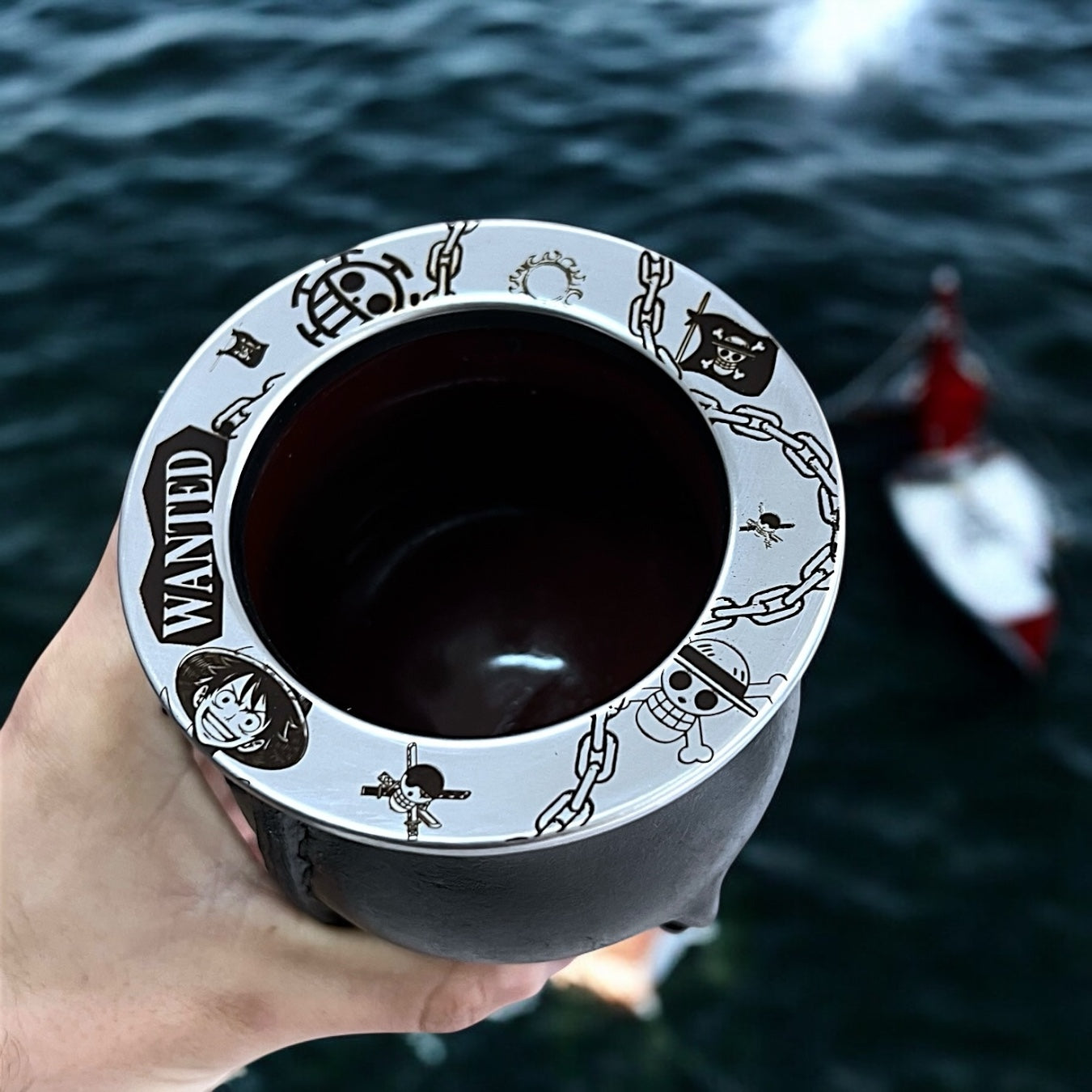 Mate clásico Grabado One Piece Piratas