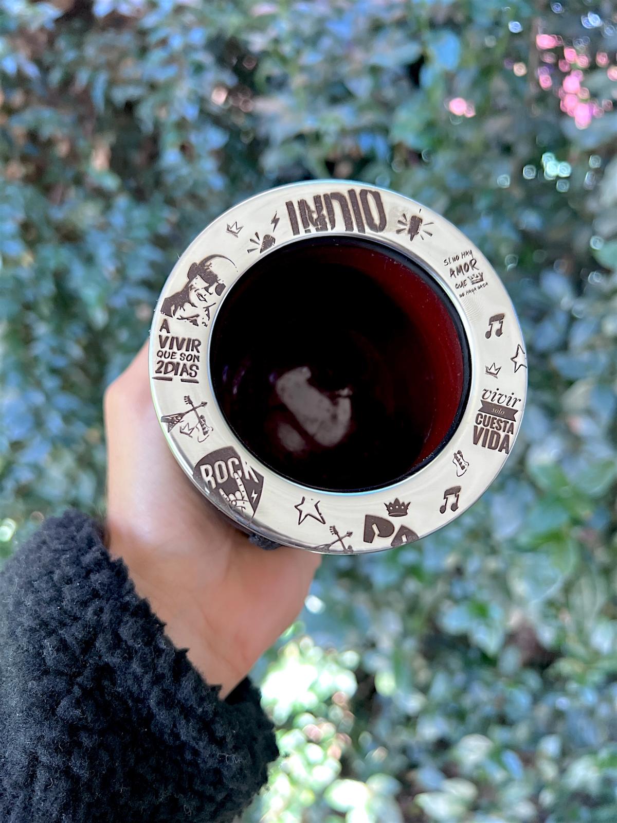 Mate Indio Solari – Un regalo con alma de rockera