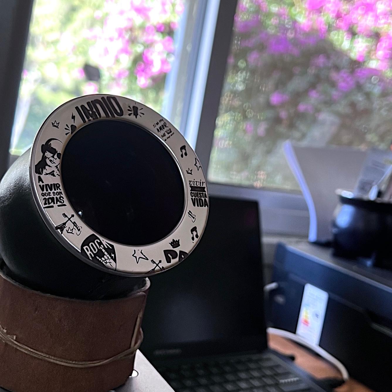 Mate Indio Solari – Un regalo con alma de rockera