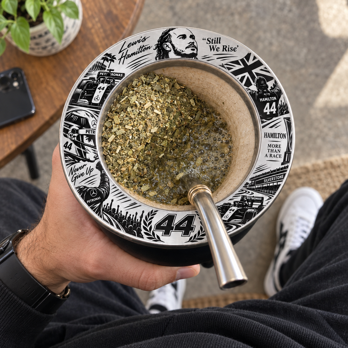 🛣️ Mate Diseño Lewis Hamilton – Grabado Láser